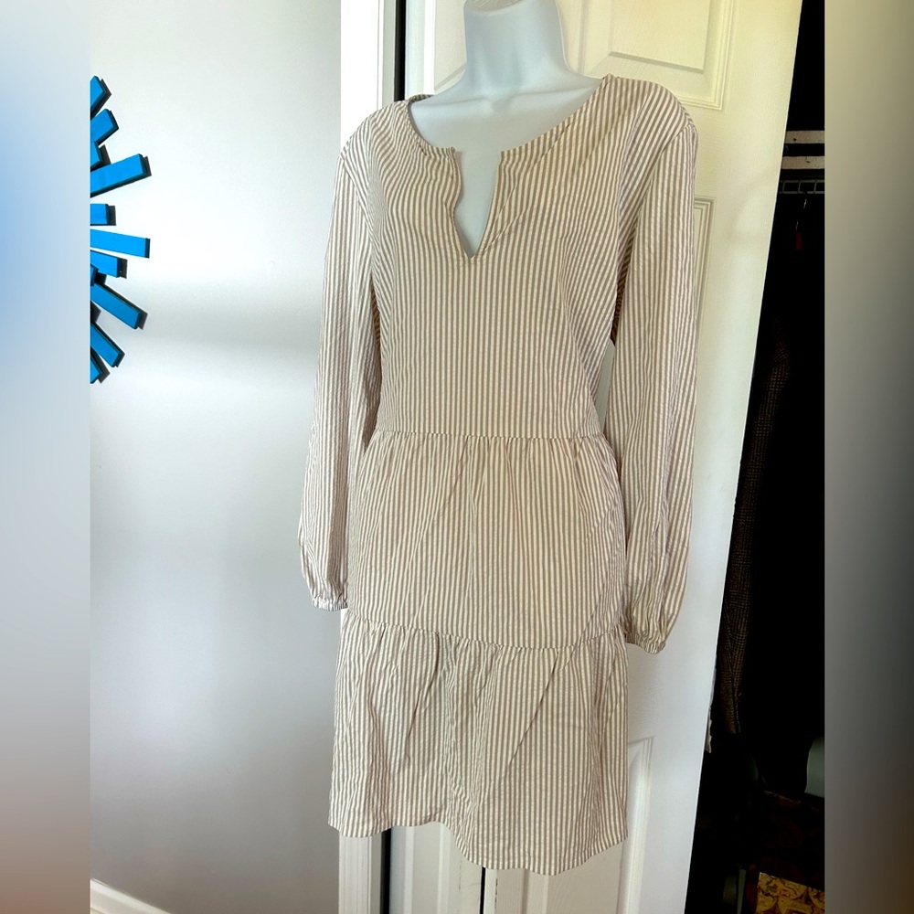 Vineyard Vines seersucker XL dress.